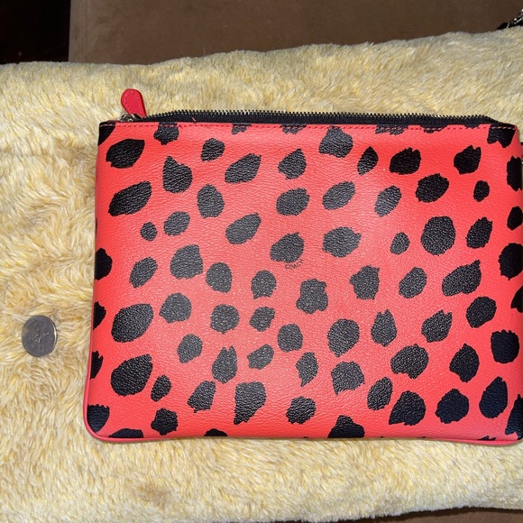 Coach - Picture 3 of 4